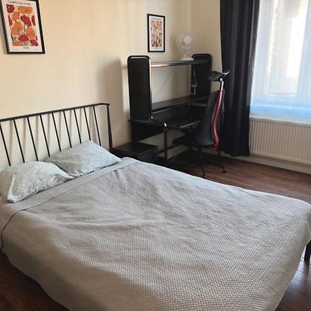 2-Room Apartment In The City Center Познан Екстериор снимка